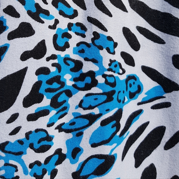 Cassandra O scrub tops - Picture 2 of 5